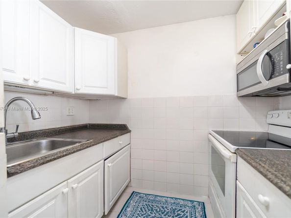 15610 NE 6th Ave 10B, Miami FL 33162