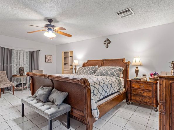 6830 SW 93rd Ct, Miami FL 33173