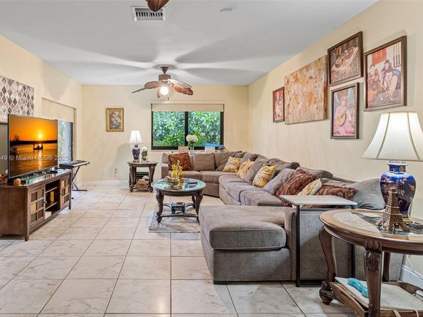 6830 SW 93rd Ct, Miami FL 33173