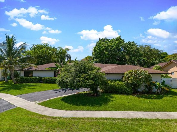6830 SW 93rd Ct, Miami FL 33173