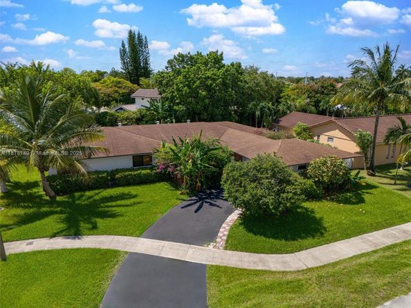 6830 SW 93rd Ct, Miami FL 33173