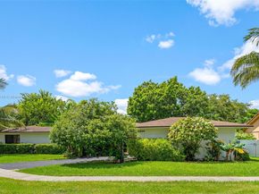 6830 SW 93rd Ct, Miami FL 33173