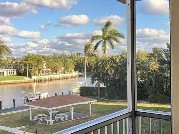 230 N Federal Hwy 305, Deerfield Beach FL 33441