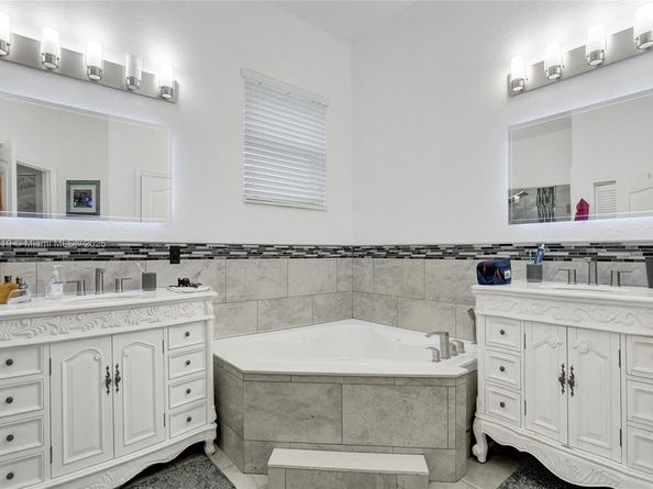 12974 SW 24th St, Miramar FL 33027