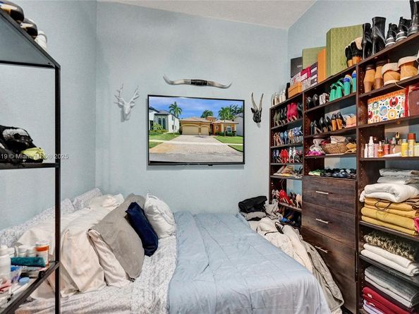12974 SW 24th St, Miramar FL 33027