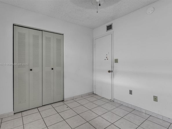 18370 Mediterranean Blvd 125, Hialeah FL 33015