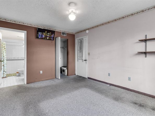 18370 Mediterranean Blvd 125, Hialeah FL 33015