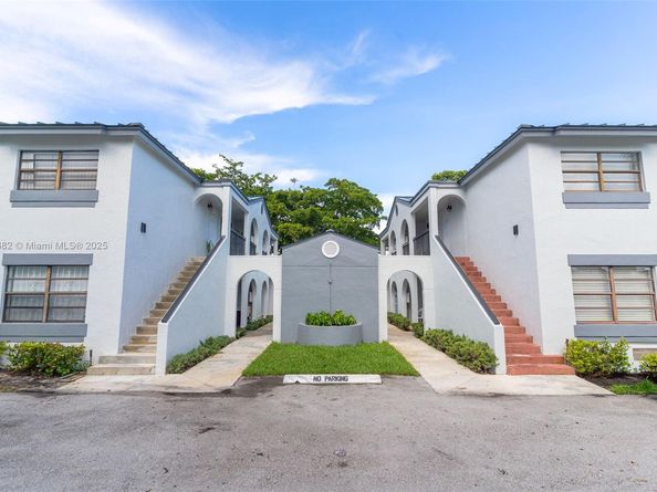 18370 Mediterranean Blvd 125, Hialeah FL 33015