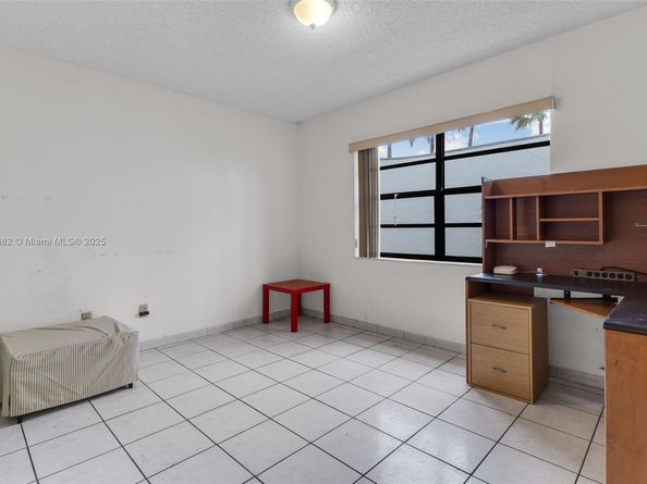 18370 Mediterranean Blvd 125, Hialeah FL 33015
