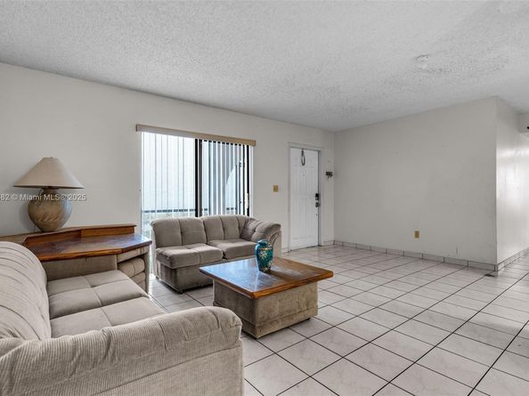 18370 Mediterranean Blvd 125, Hialeah FL 33015