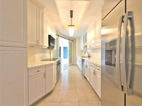 848 Brickell Key Dr 306, Miami FL 33131