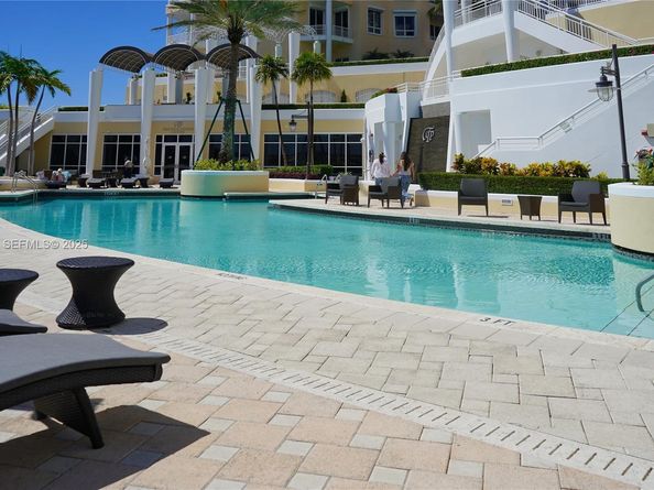 848 Brickell Key Dr 306, Miami FL 33131