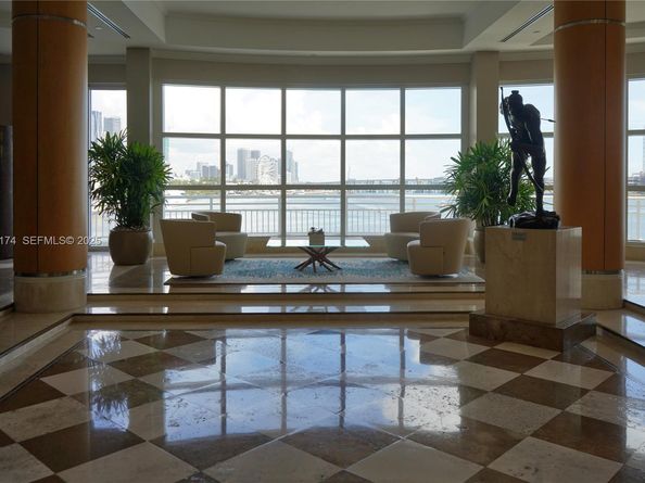 848 Brickell Key Dr 306, Miami FL 33131