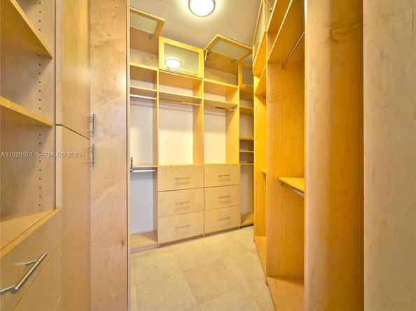 848 Brickell Key Dr 306, Miami FL 33131