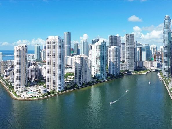 848 Brickell Key Dr 306, Miami FL 33131
