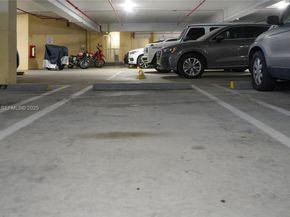 848 Brickell Key Dr 306, Miami FL 33131