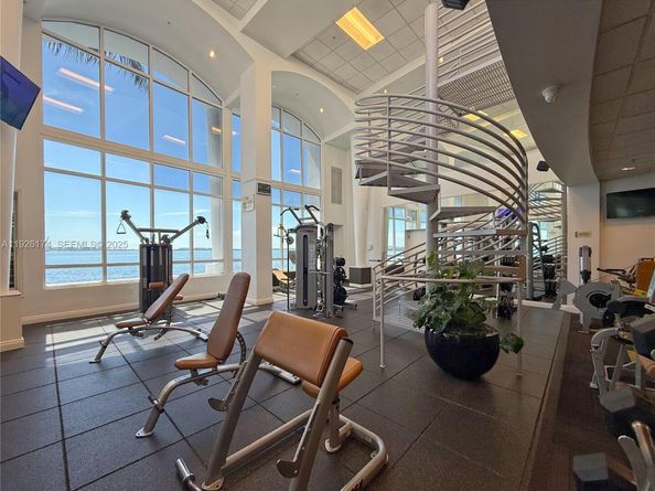 848 Brickell Key Dr 306, Miami FL 33131