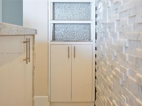 848 Brickell Key Dr 306, Miami FL 33131