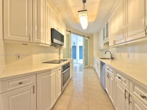 848 Brickell Key Dr 306, Miami FL 33131