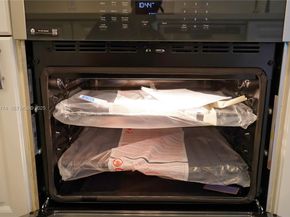 848 Brickell Key Dr 306, Miami FL 33131