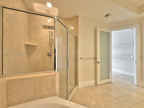 848 Brickell Key Dr 306, Miami FL 33131