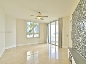 848 Brickell Key Dr 306, Miami FL 33131
