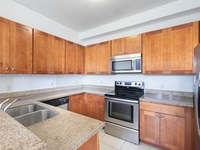 10012 NW 7th St 216, Miami FL 33172