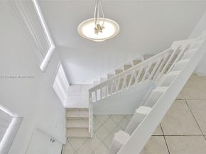658 NE 195th St, Miami FL 33179