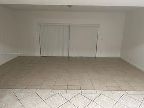 658 NE 195th St, Miami FL 33179