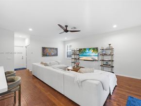 500 Cambridge Dr, Weston FL 33326