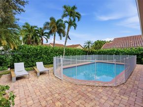 500 Cambridge Dr, Weston FL 33326