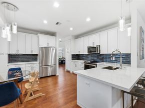 500 Cambridge Dr, Weston FL 33326