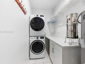 500 Cambridge Dr, Weston FL 33326