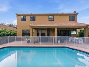 500 Cambridge Dr, Weston FL 33326