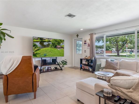 5103 SW 93rd Ave, Cooper City FL 33328