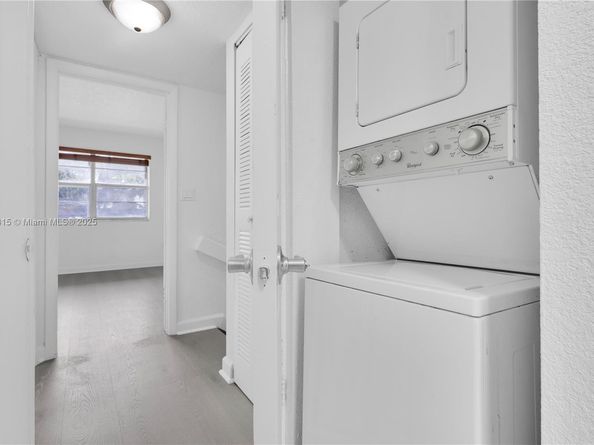 10900 SW 104th St 121, Miami FL 33176