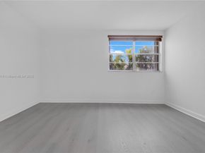 10900 SW 104th St 121, Miami FL 33176