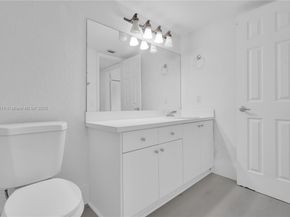 10900 SW 104th St 121, Miami FL 33176