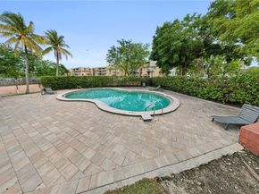 10900 SW 104th St 121, Miami FL 33176