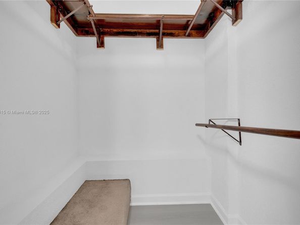 10900 SW 104th St 121, Miami FL 33176