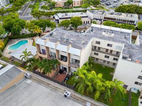 10900 SW 104th St 121, Miami FL 33176