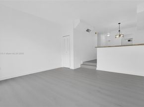 10900 SW 104th St 121, Miami FL 33176