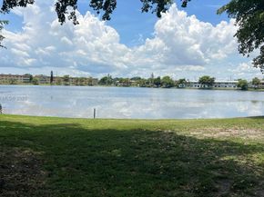 19080 NE 3rd Ct 307, Miami FL 33179