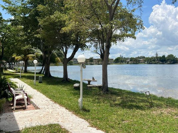 19080 NE 3rd Ct 307, Miami FL 33179