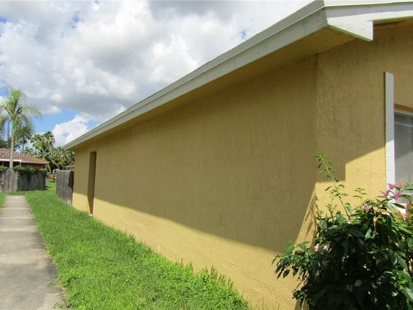 942 SW 8th Pl, Florida City FL 33034