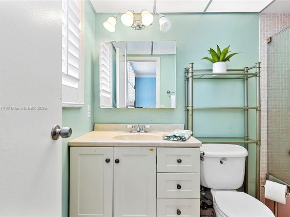 2851 Somerset Dr 415, Lauderdale Lakes FL 33311