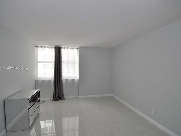 2030 S Ocean Dr 1504, Hallandale Beach FL 33009