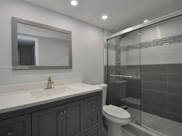 2030 S Ocean Dr 1504, Hallandale Beach FL 33009