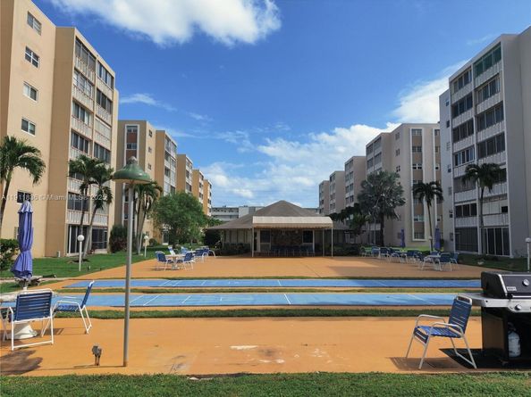 500 NE 12th Ave 102, Hallandale Beach FL 33009