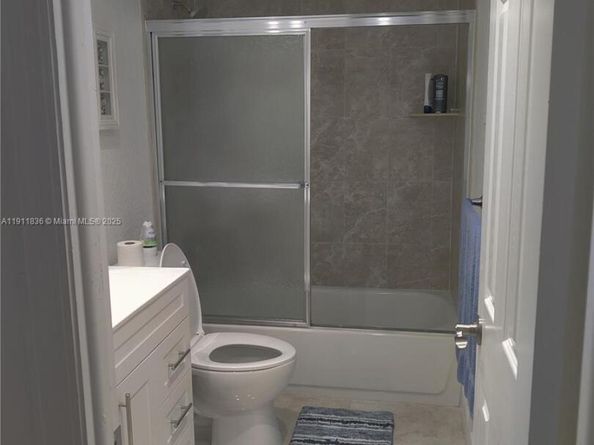 500 NE 12th Ave 102, Hallandale Beach FL 33009